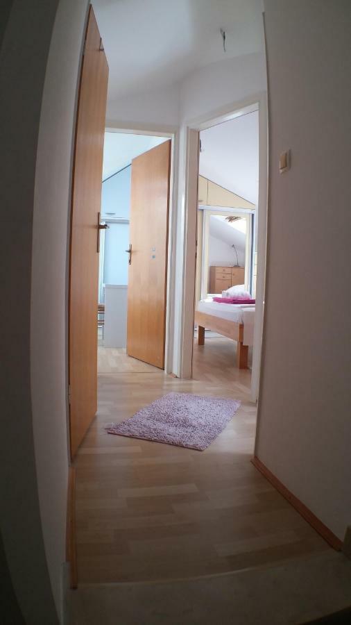 Apartments Iva Und Franka Omis Exterior photo